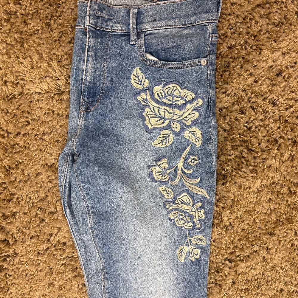Express Jeans size 4 embroidery
